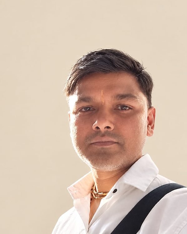 श्री सौरभ सक्सेना जी